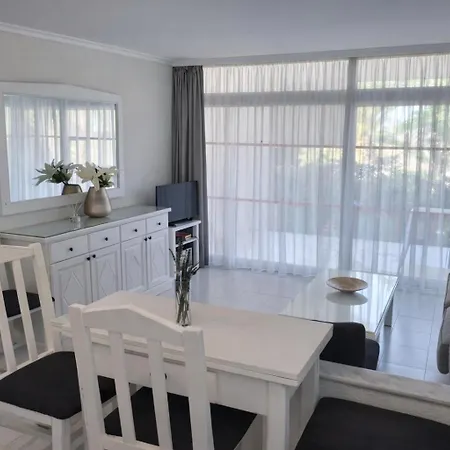 Your Cozy Oasis Terrace, Pool & Sea Views Málaga