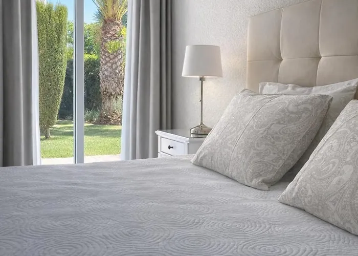 Lejlighed Your Cozy Oasis Terrace, Pool & Sea Views *