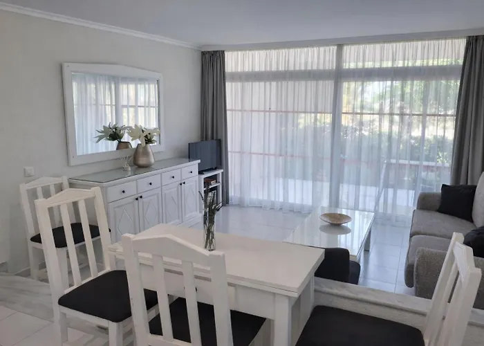 Your Cozy Oasis Terrace, Pool & Sea Views Málaga